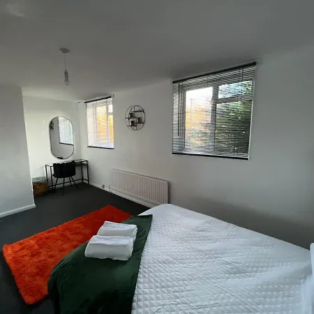 A Two Bedroom Cosy Hideaway Based In Greenwich Londra Esterno foto
